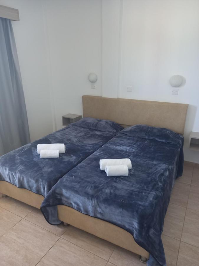 Penelope Beach Hotel Apts プロタラス エクステリア 写真